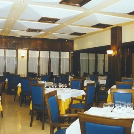 Ξενοδοχείο Restaurante Emilio 3*